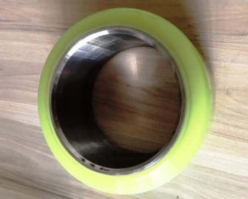 Khám phá sự tiện lợi của bánh xe nâng điện Toyota - Giải pháp tối ưu cho kho bãi hiện đại